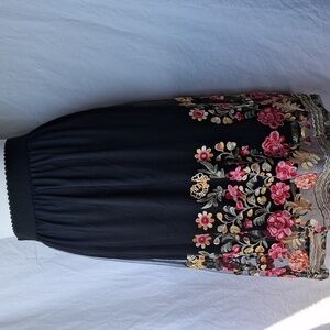 Floral Embroidered Black Skirt M